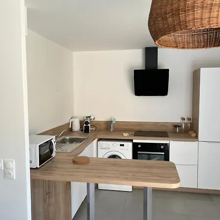 Maison De M10 A 5 Minutes A Pieds De La Plage, 80m2 Avec Jardin,